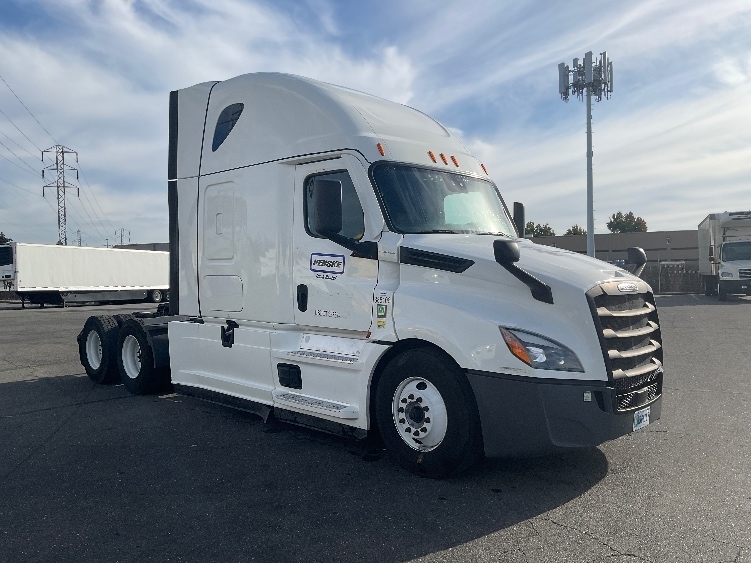 2022 FREIGHTLINER CASCADIA 126 in San Leandro, CA