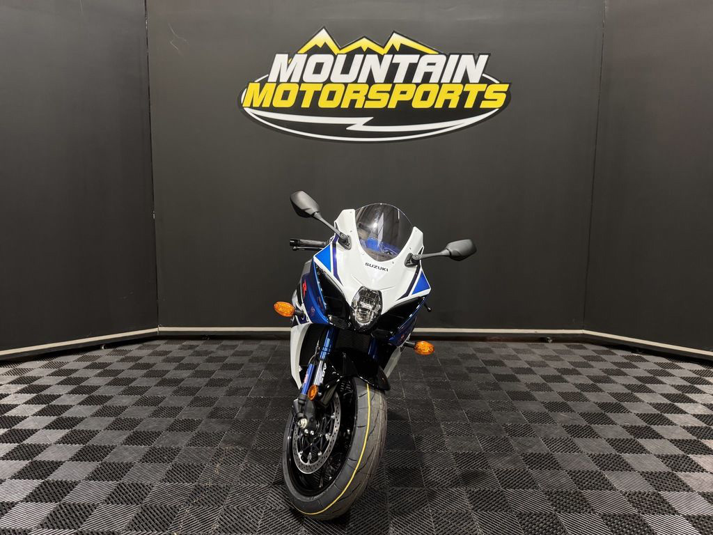 2027 Suzuki GSX-R 1000 in kodak TN