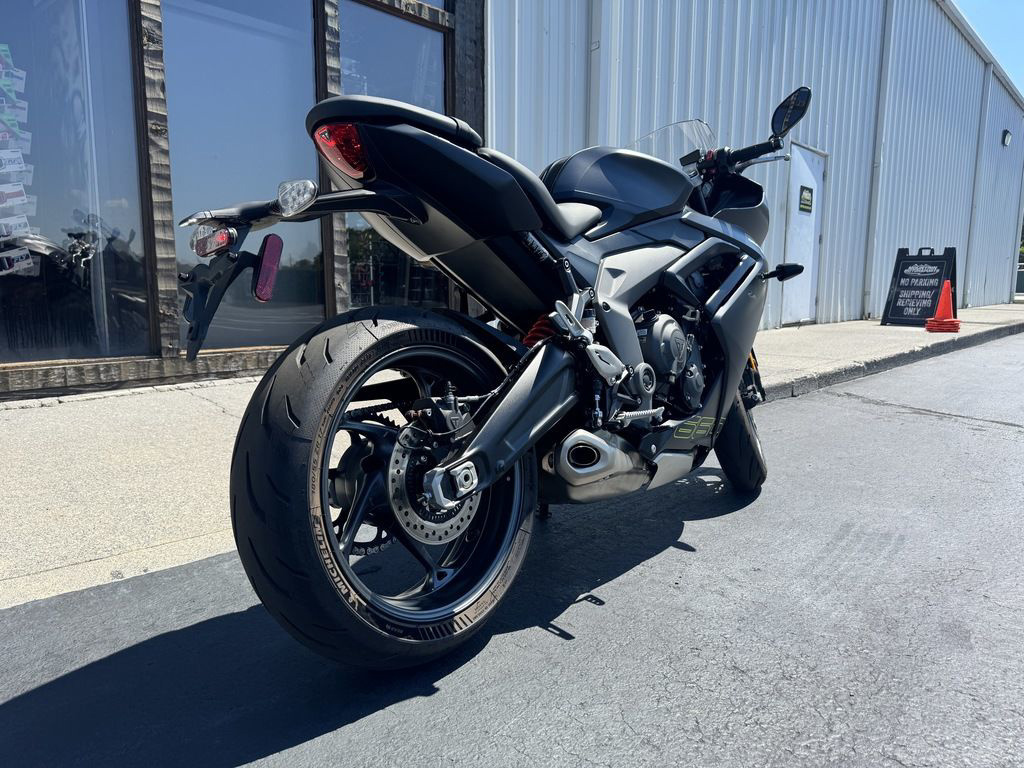 2025 Triumph Daytona 660 Snowdonia WhiteSapphire Black in kodak TN