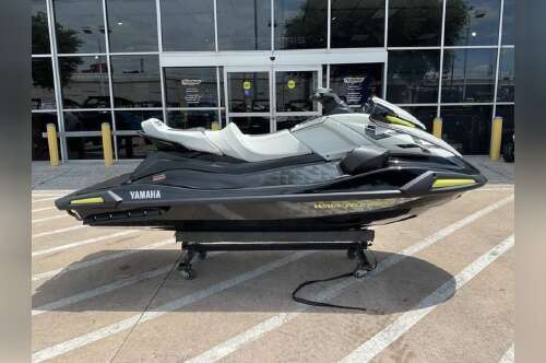 2026 Yamaha VX Cruiser HO with Audio in plano TX