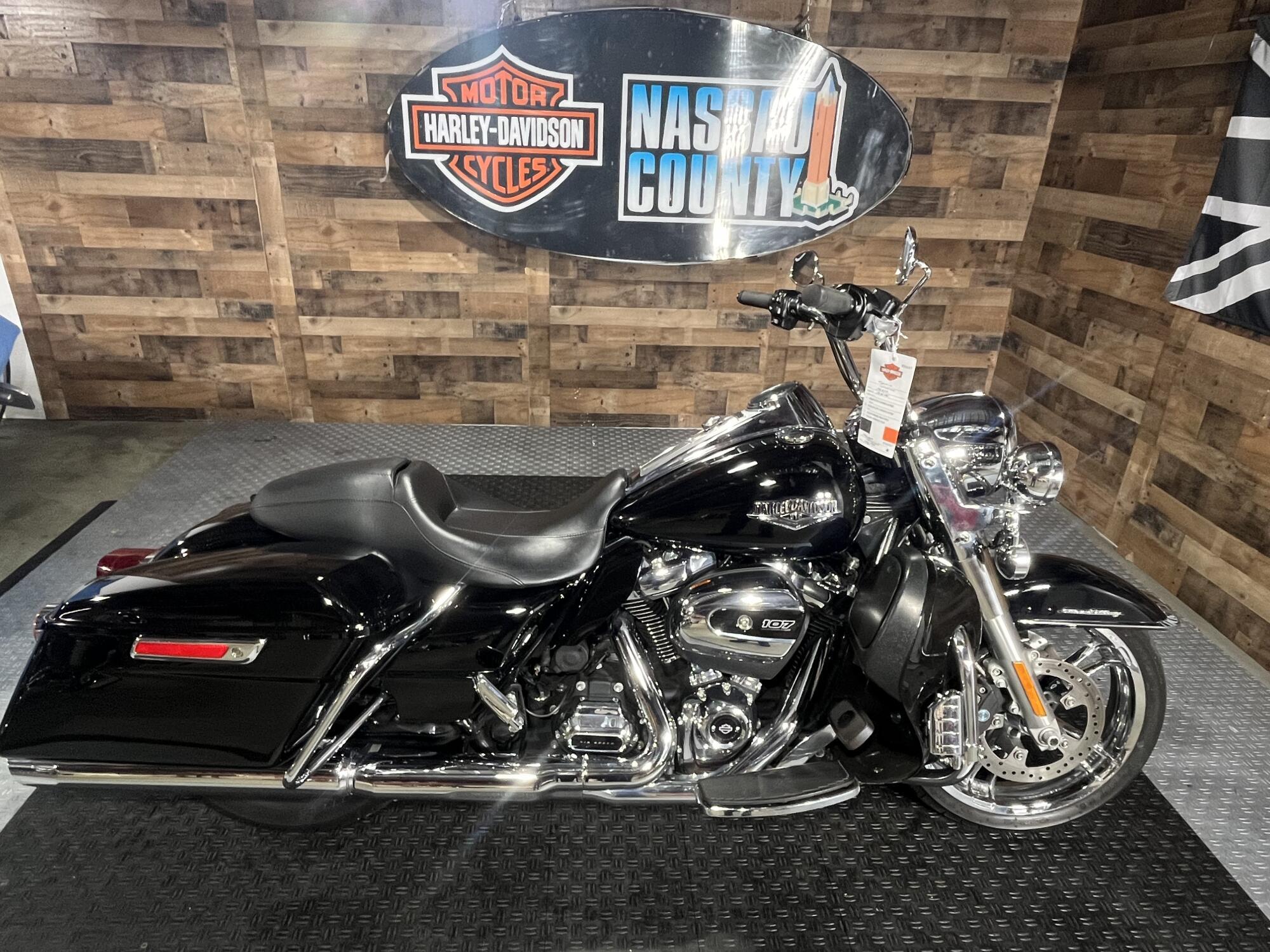 2018 Harley-Davidson Road King in Bellmore, NY