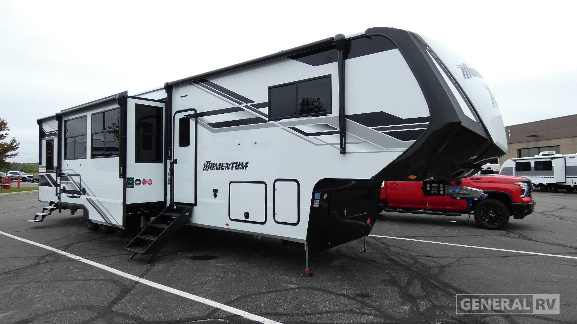 2027 Grand Design MOMENTUM 395MT in wixom MI