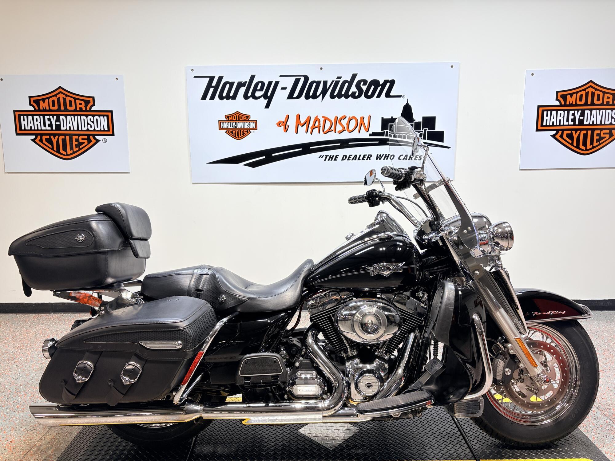 2011 Harley-Davidson Road King Classic CLASSIC in Madison, WI