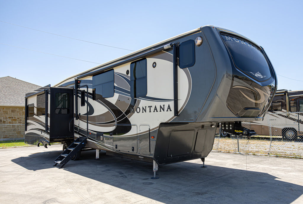 2018 Keystone Rv Montana 3811MS in weatherford TX