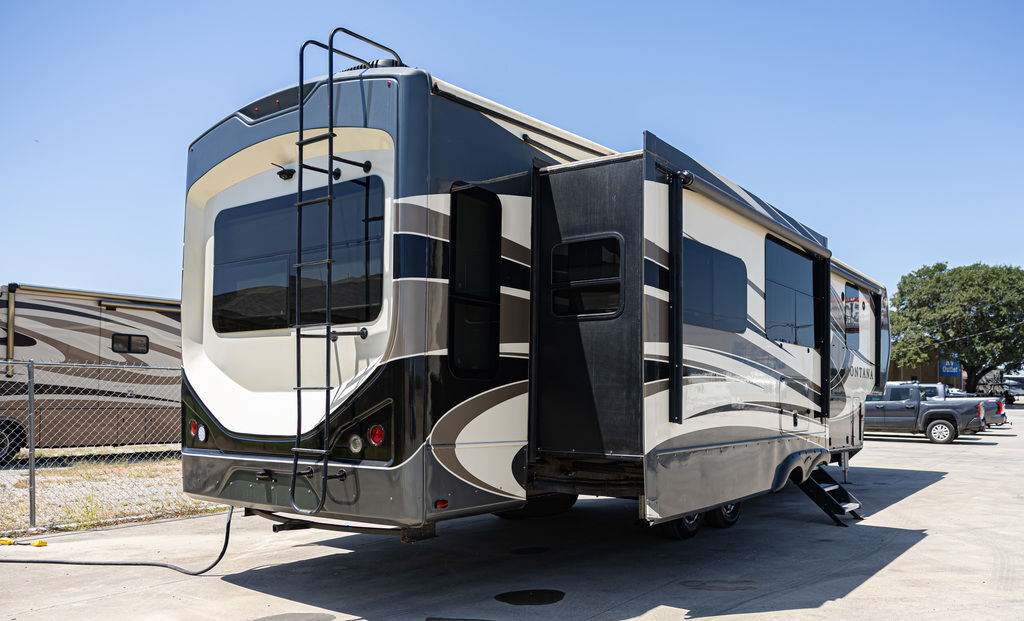 2018 Keystone Rv Montana 3811MS in weatherford TX