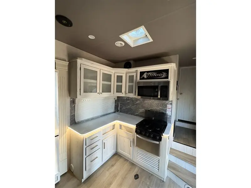 2021 Eclipse RV Attitude 3322SAG