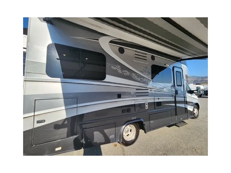 2021 DYNAMAX 25RWM ISATA 3