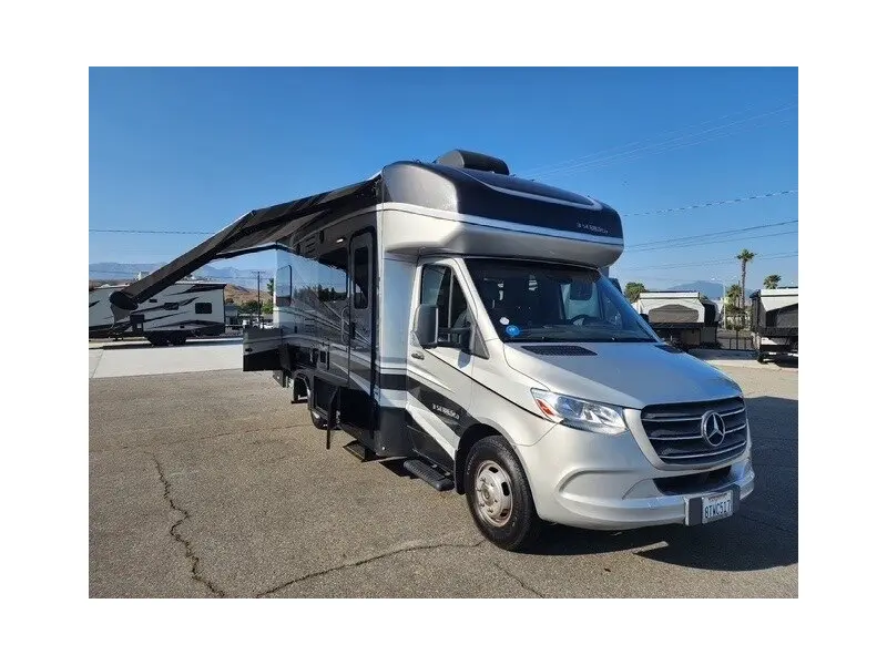 2021 DYNAMAX 25RWM ISATA 3