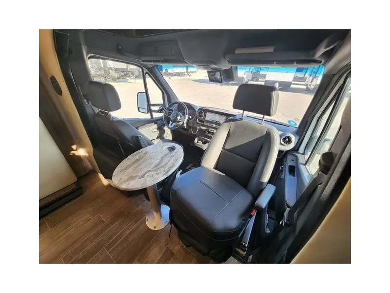 2021 DYNAMAX 25RWM ISATA 3