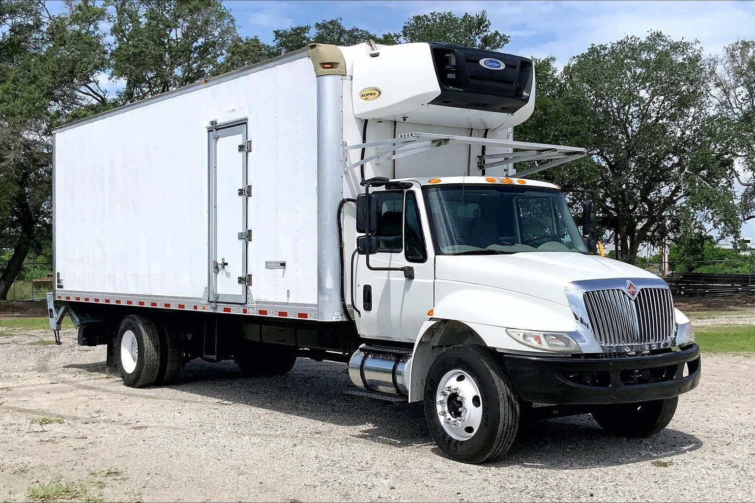 2018 INTERNATIONAL 4300 SBA 4X2 in Tampa, FL