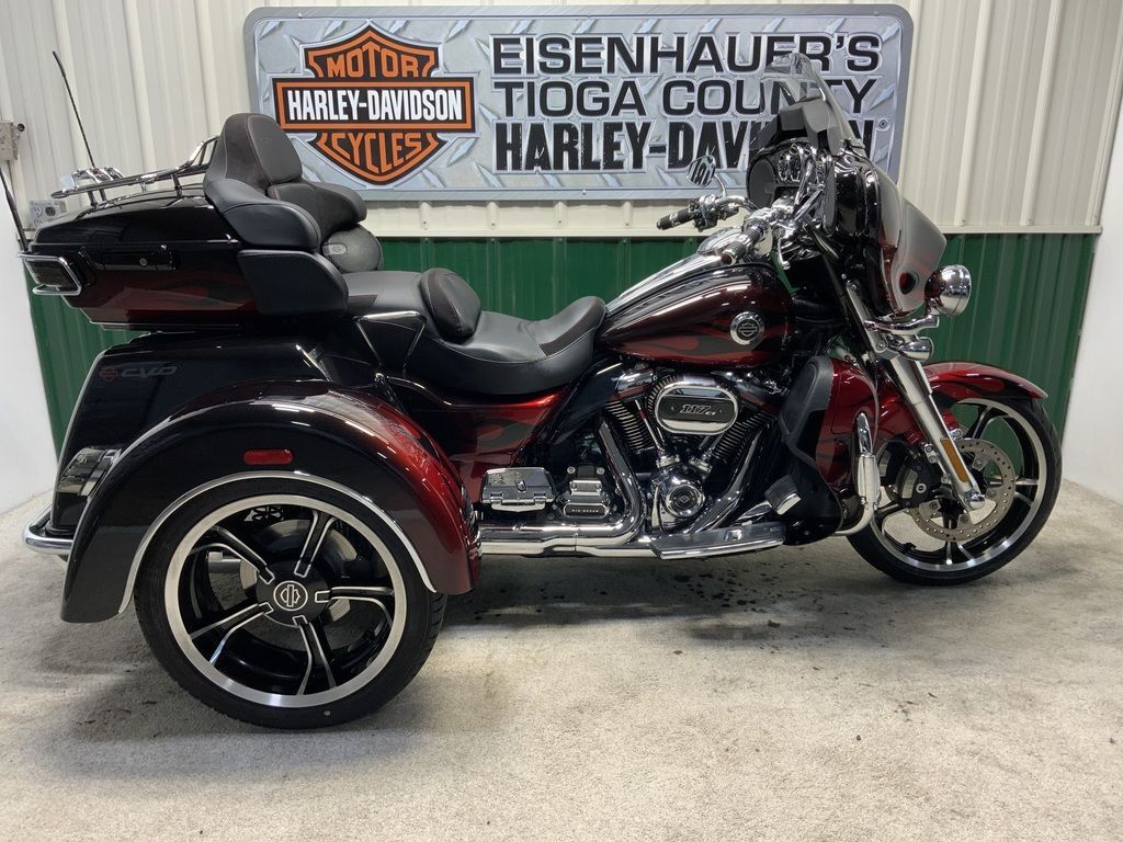 2022 Harley-Davidson® FLHTCUTGSE - CVO Tri Glide® in Mansfield, PA