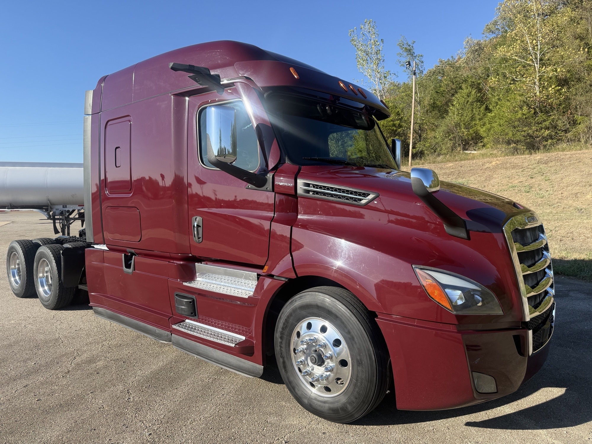 2021 FREIGHTLINER CASCADIA 126 in Van Buren, AR