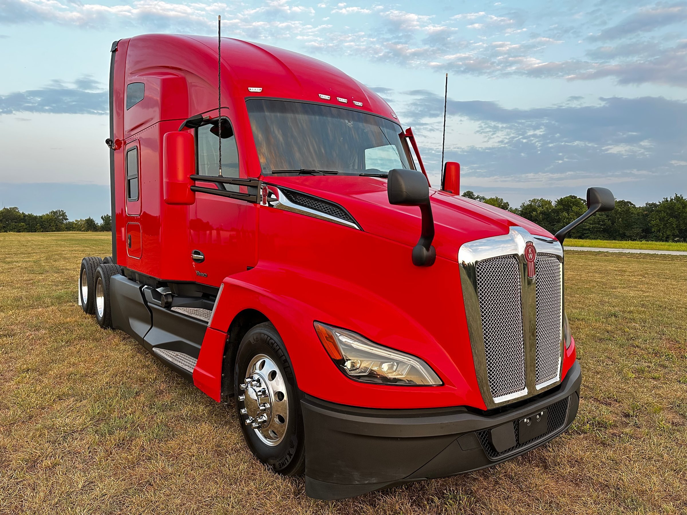 2024 KENWORTH T680 in Joplin, MO