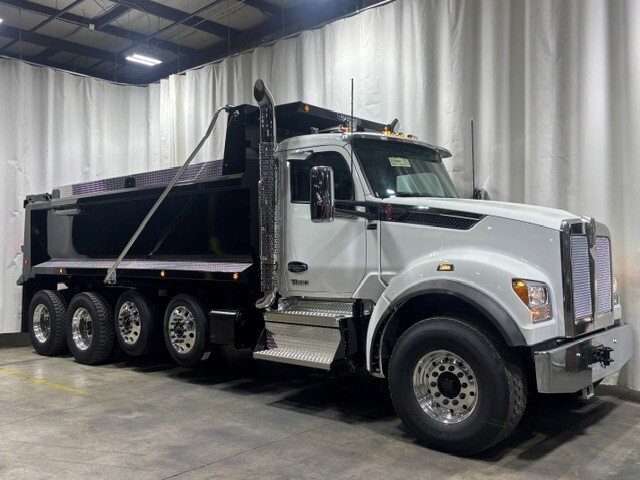 2027 KENWORTH T880S PH in Omaha, NE
