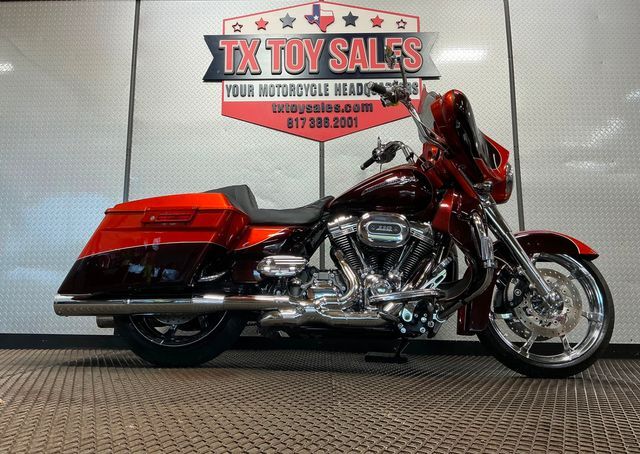 2012 Harley-Davidson Street Glide CVO Base CVO STREET GLIDE in Fort Worth, TX