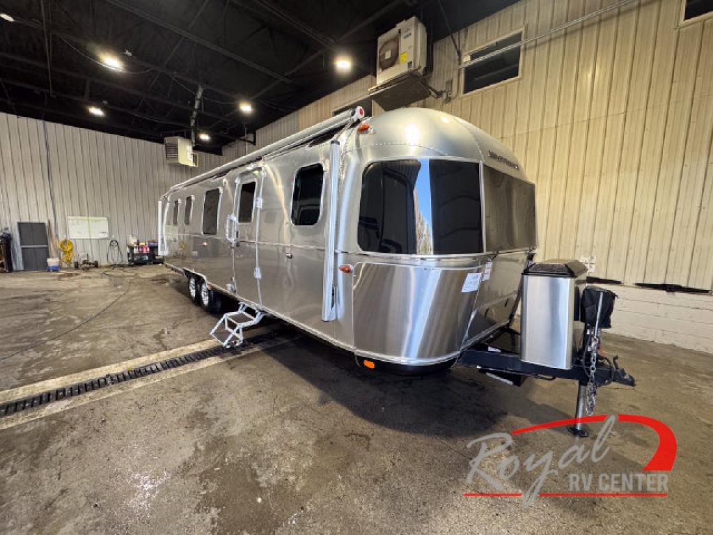 2024 Airstream Classic 33FBQ in middlebury IN