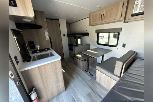 2027 Keystone COLEMAN 17B in hope mills NC