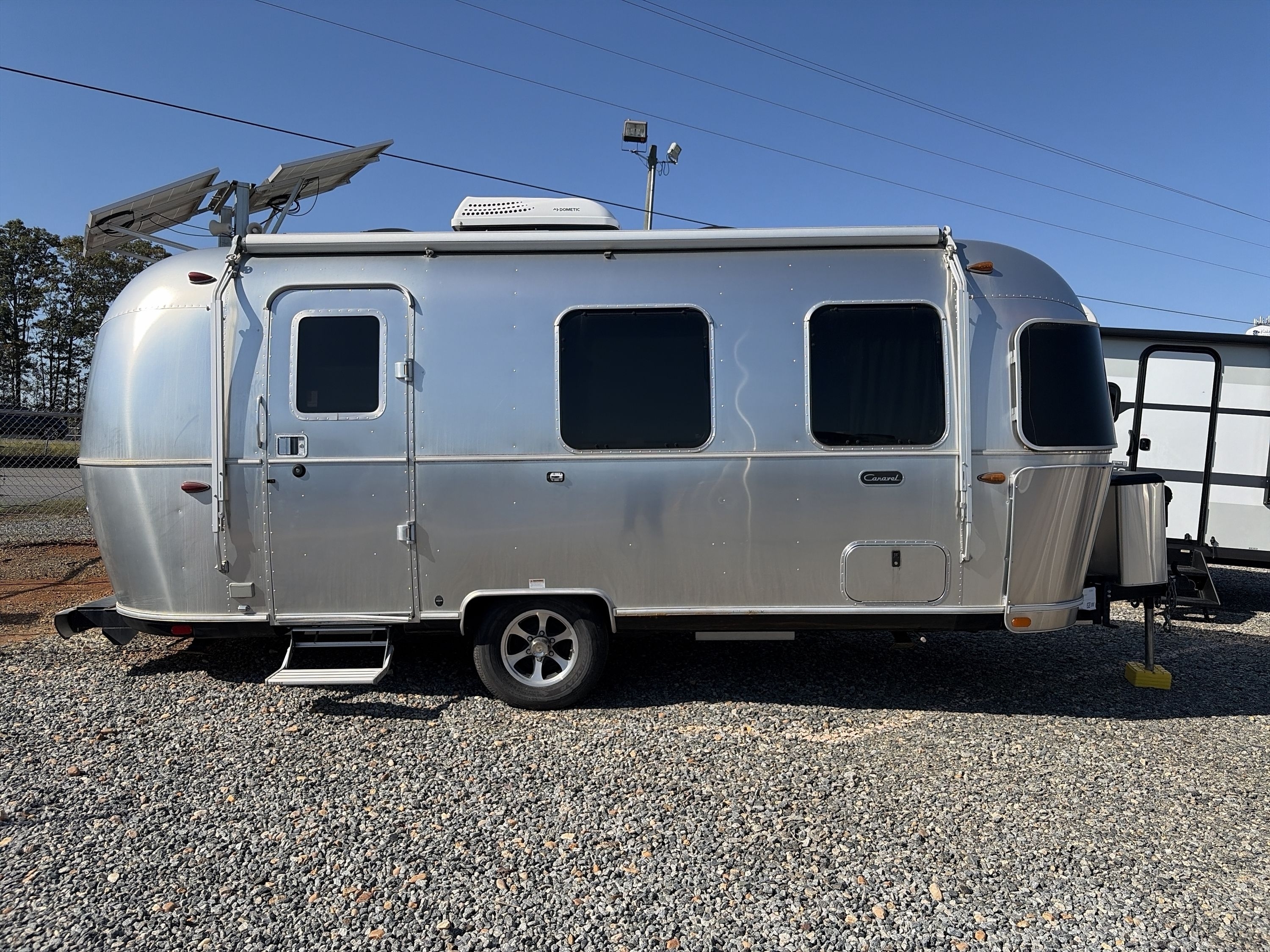 2020 Airstream CARAVEL 22FB in thornburg VA