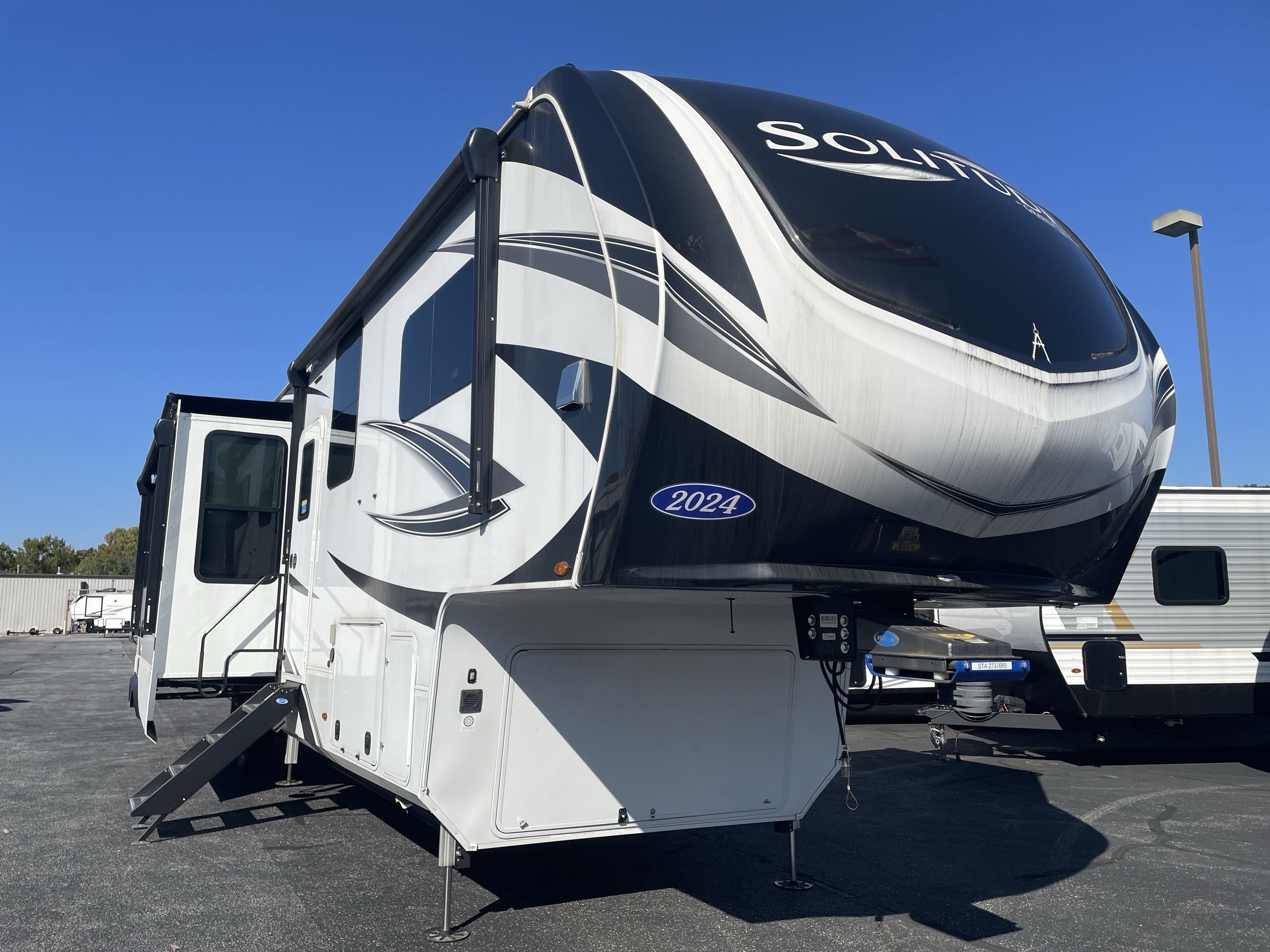 2024 Grand Design SOLITUDE 391DL-R 391DL/391DL-R in statesville NC