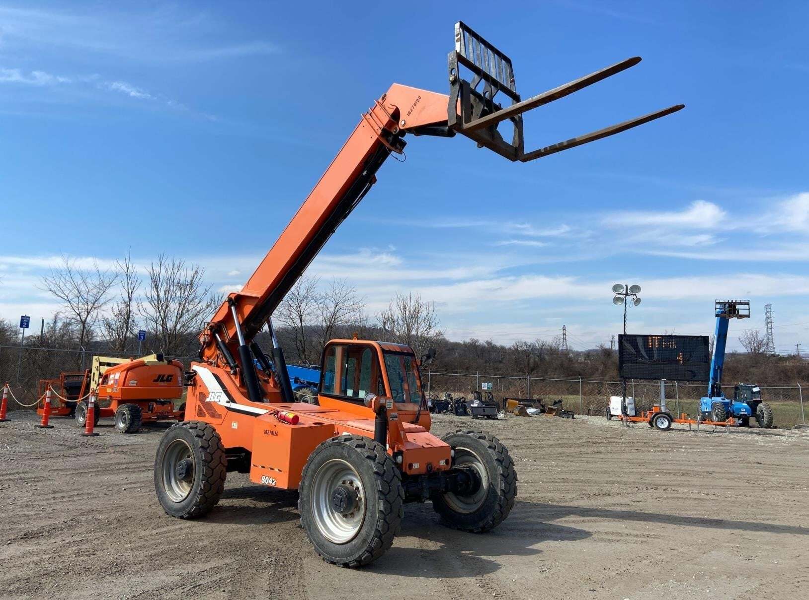 2014 SKY TRAK 8042 in Dallas, TX