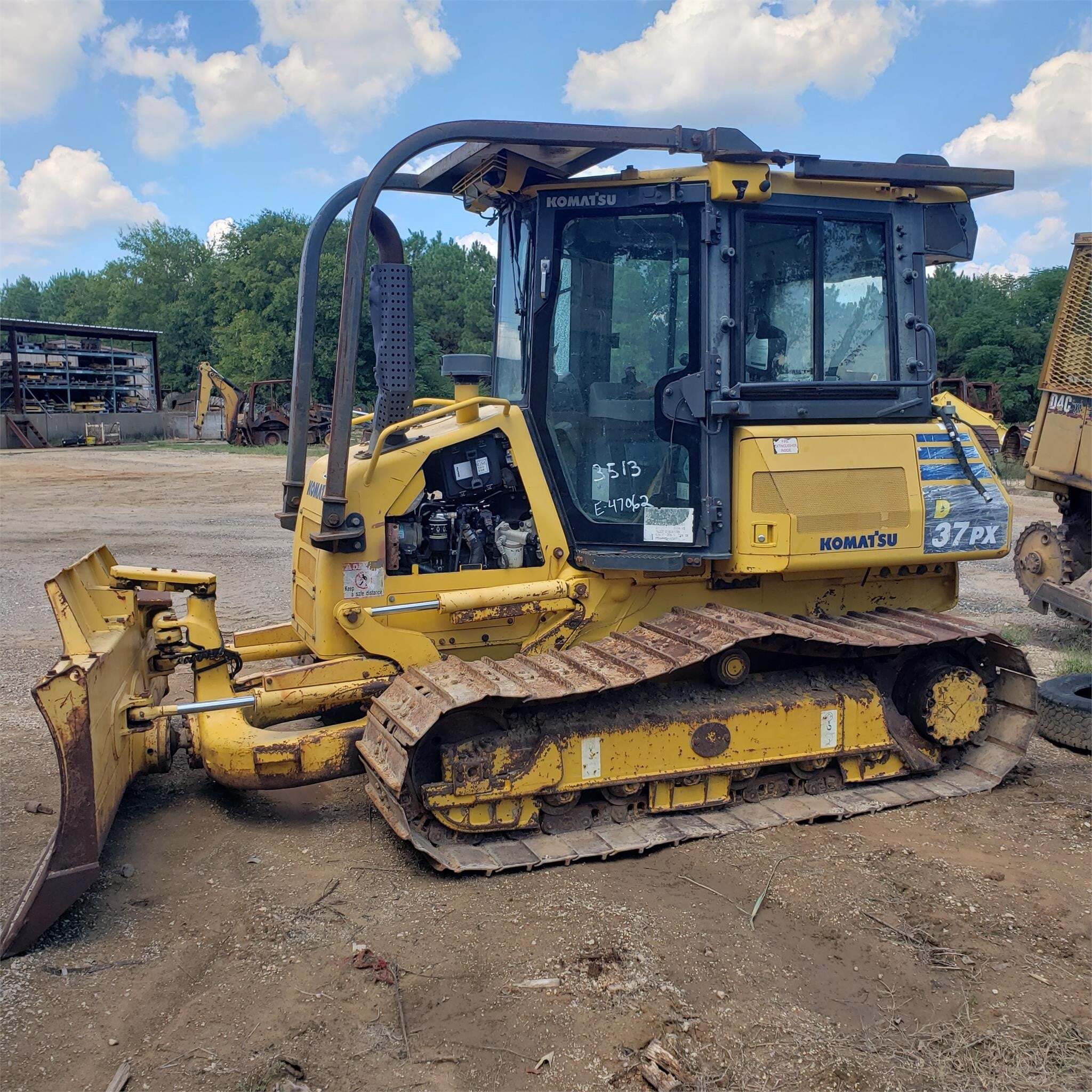 KOMATSU D37PX-23 in Hughes Springs, TX