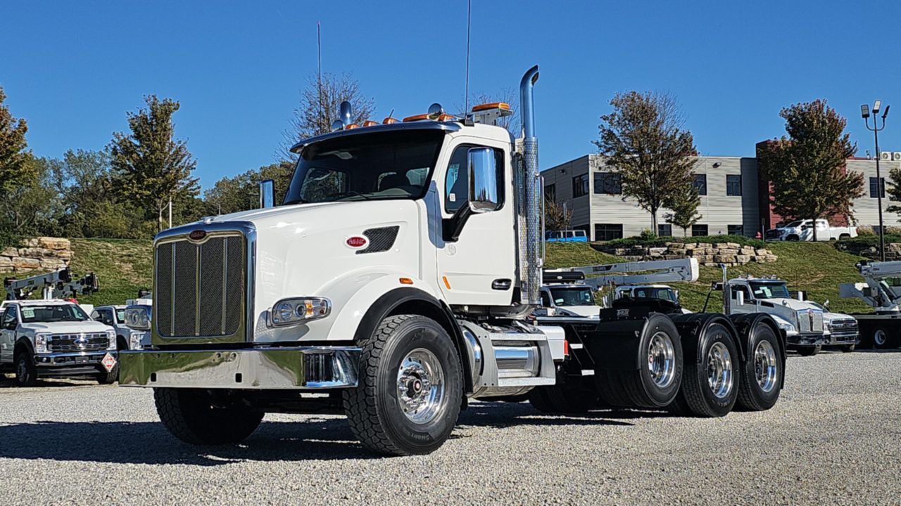 2019 PETERBILT 567 in Cinnaminson, NJ