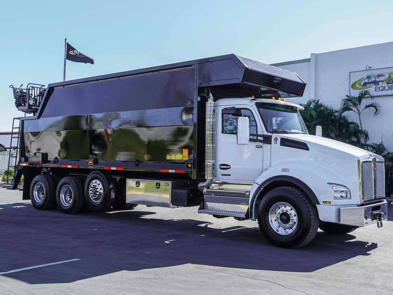 2027 KENWORTH T880 in West Palm Beach, FL