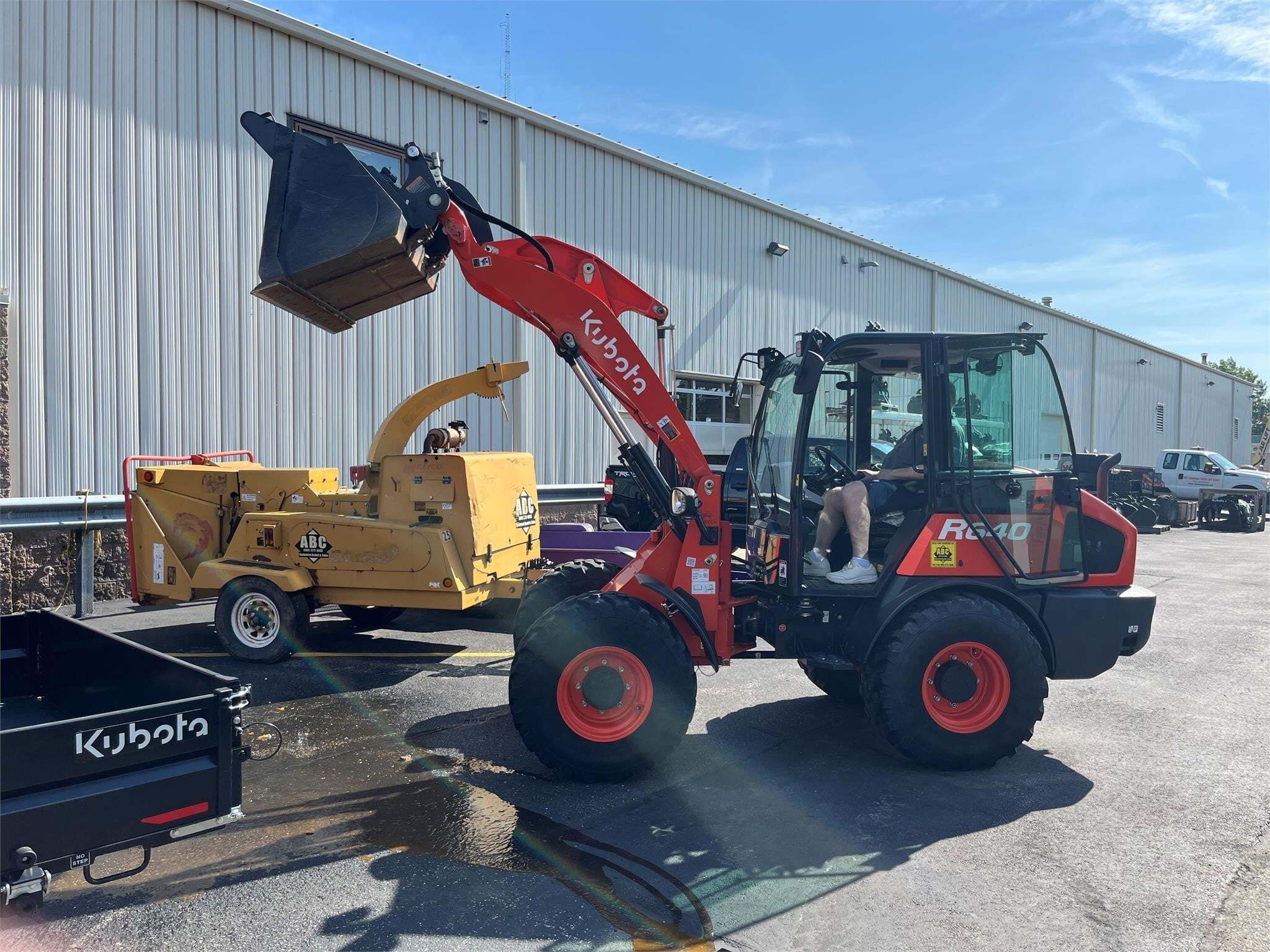KUBOTA R640 in Brunswick, OH