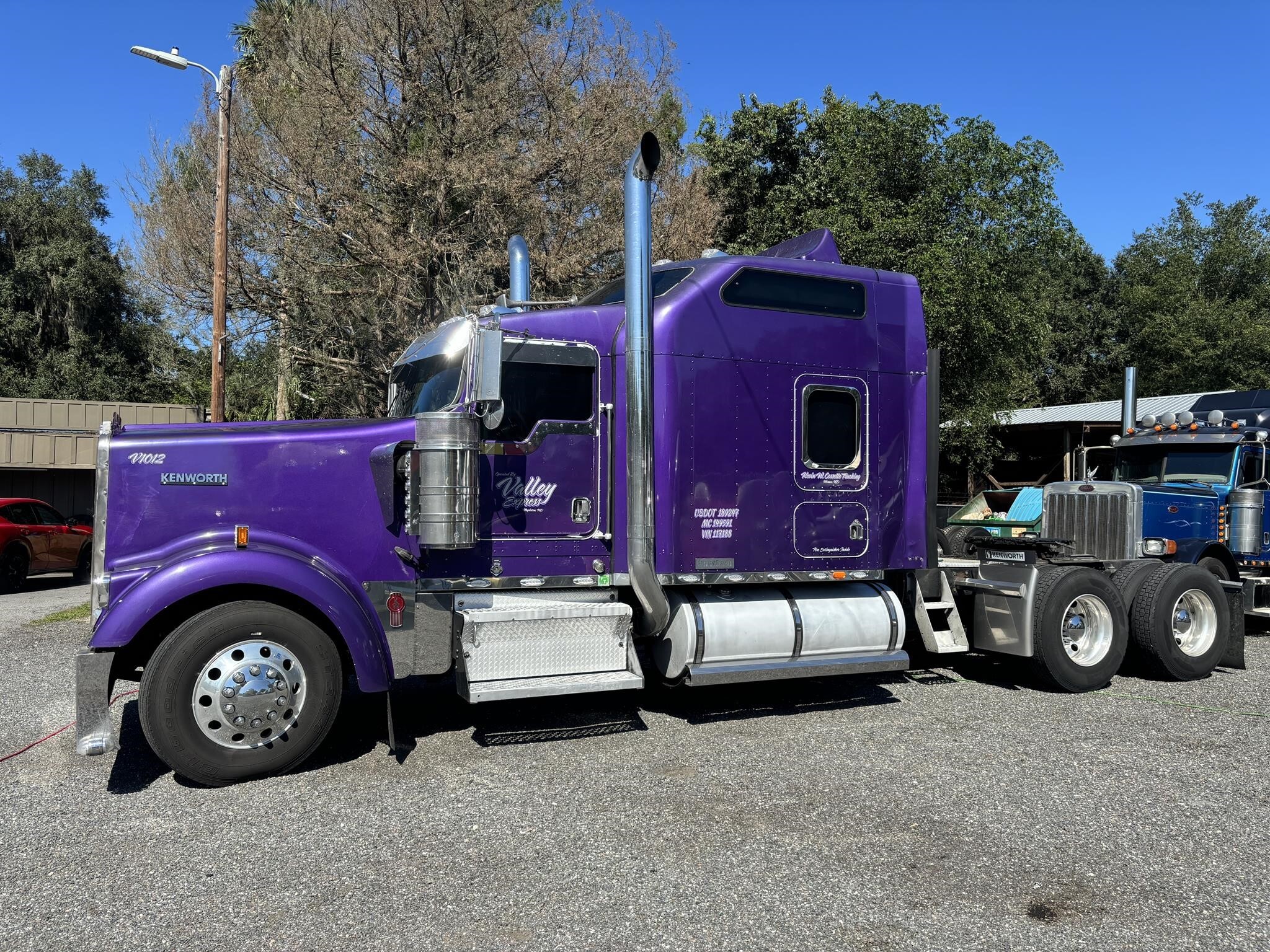 2005 KENWORTH W900L in Citra, FL