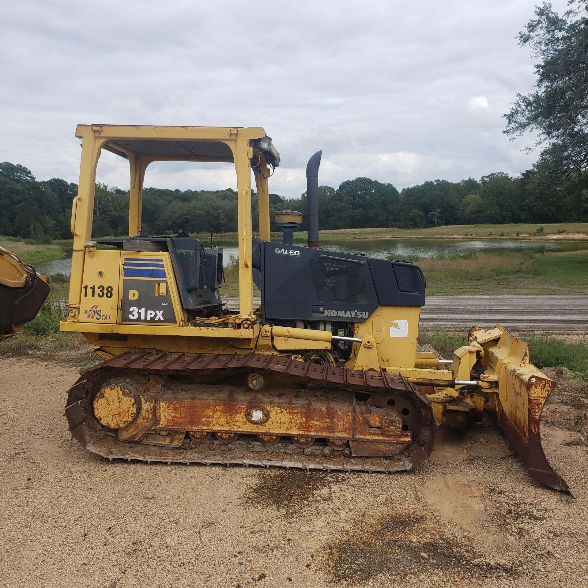 KOMATSU D31PX-21A in Hughes Springs, TX