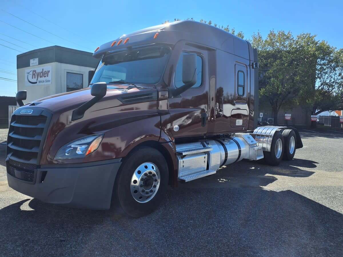 2020 FREIGHTLINER CASCADIA 126 in Knoxville, TN