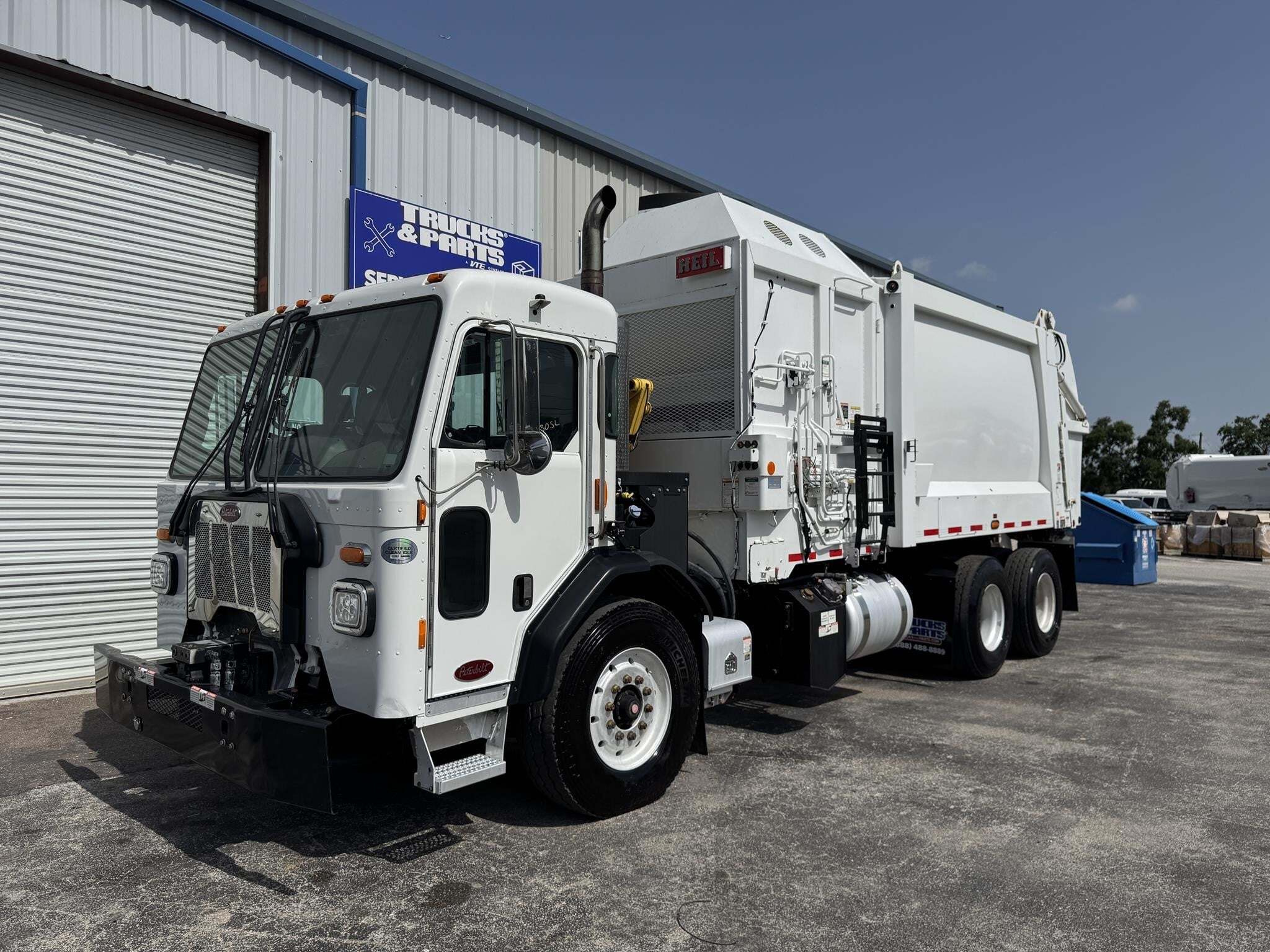 2022 PETERBILT 520 in Tampa, FL