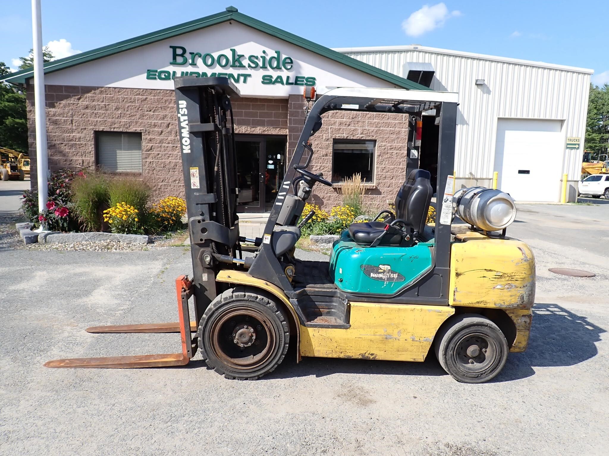 2005 KOMATSU FG30HT-14 in Phillipston, MA
