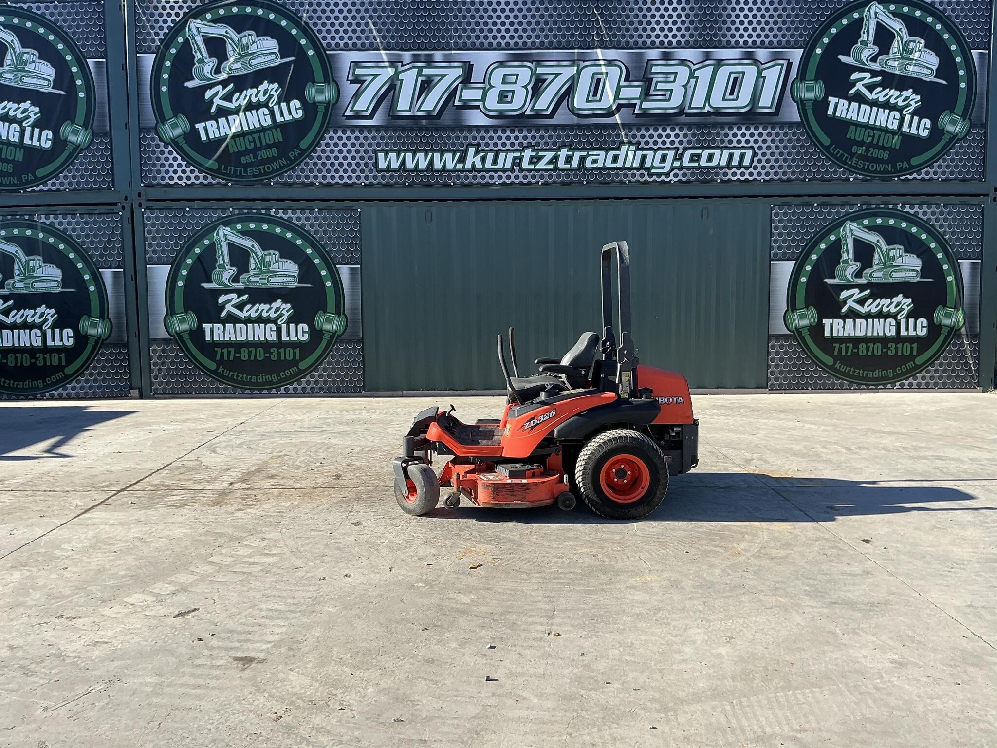 KUBOTA ZD326 in Littlestown, PA