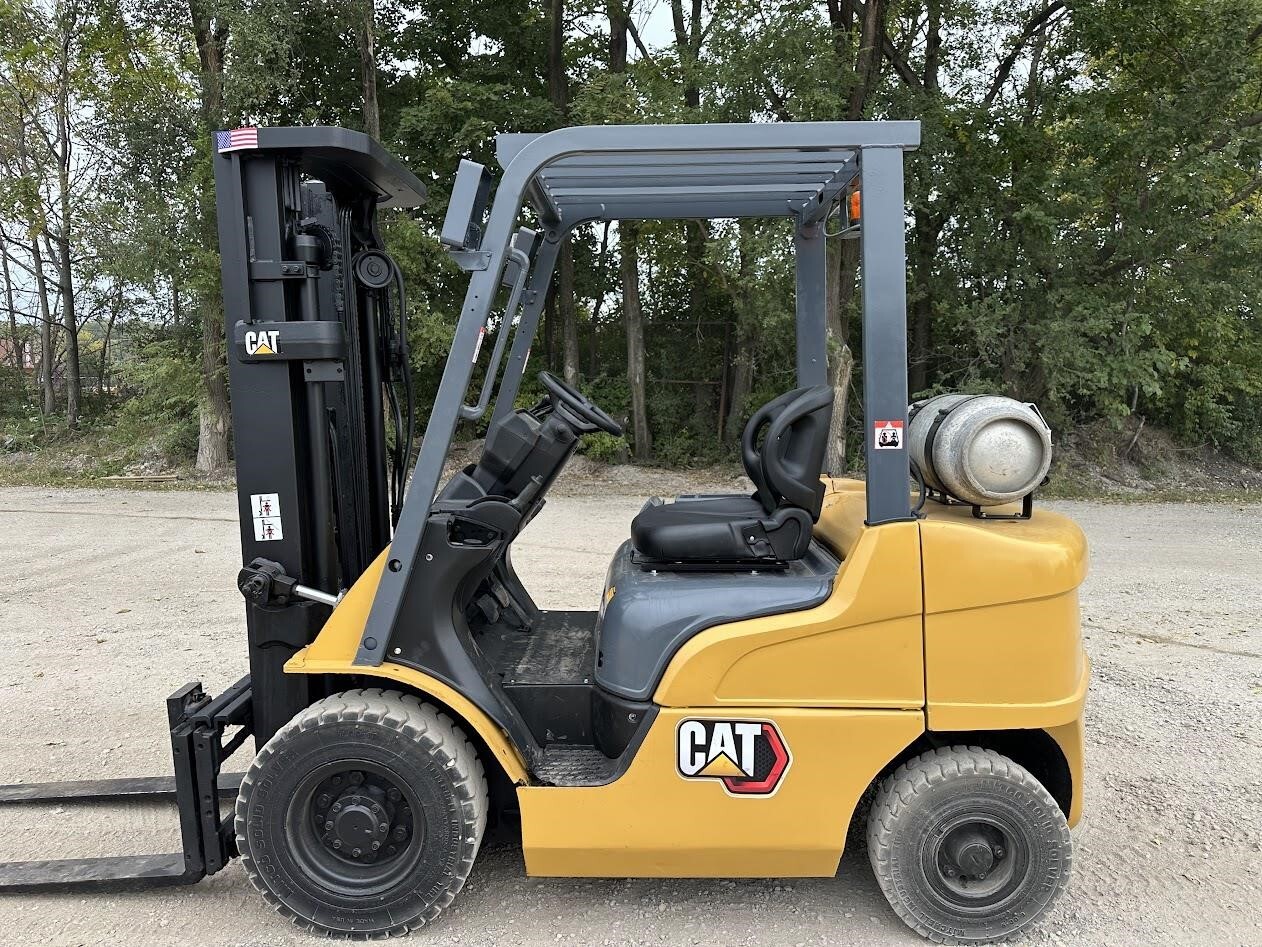 2017 CATERPILLAR GP25N in Rockdale, IL