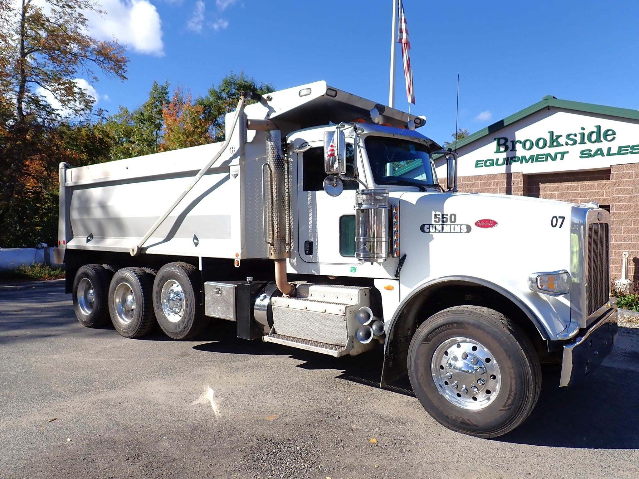 2016 PETERBILT 367 in Phillipston, MA