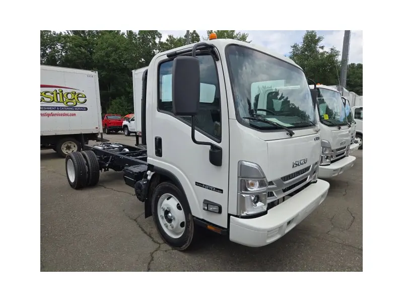 2027 ISUZU NPR HD
