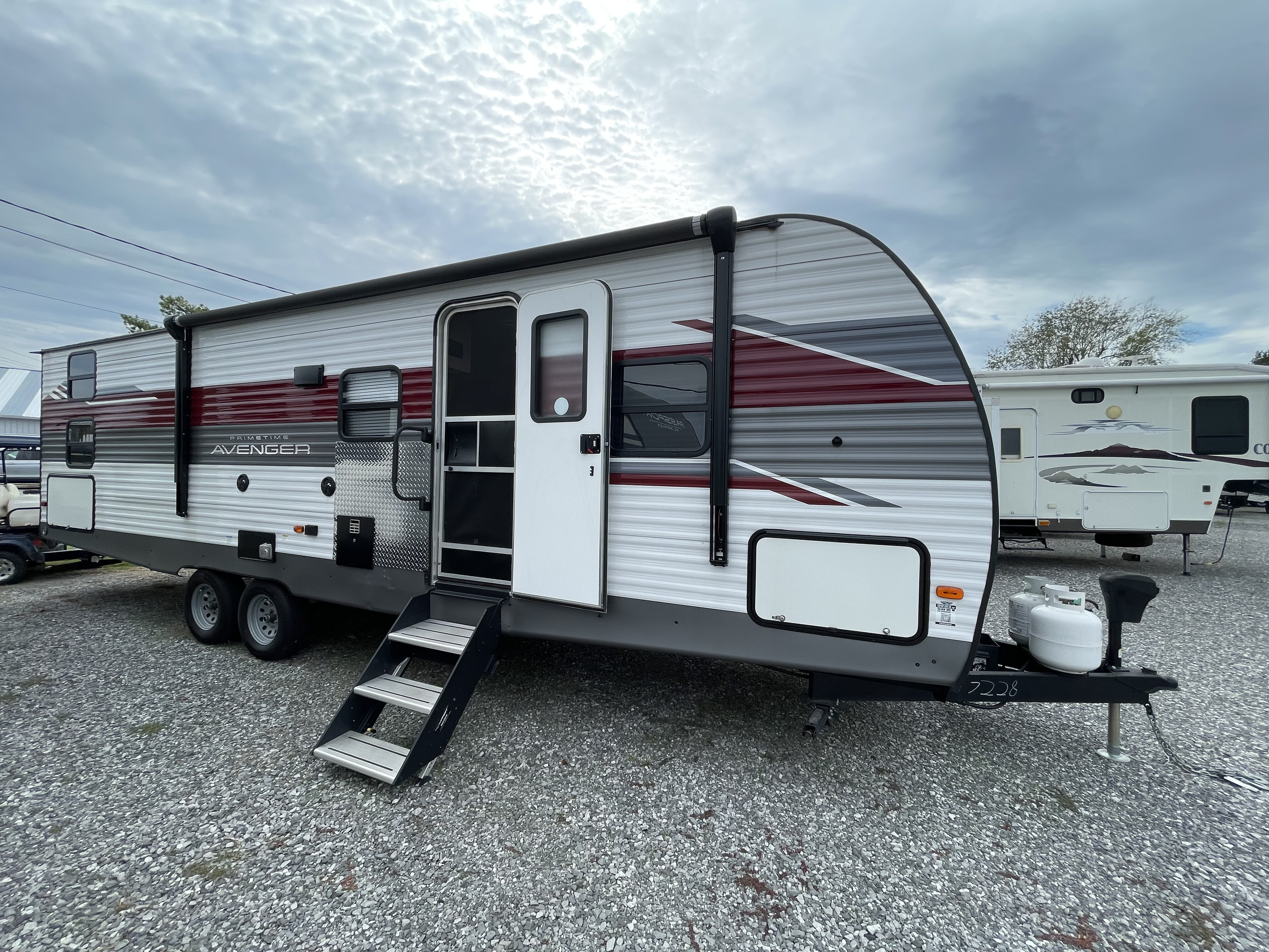 2024 Prime Time Manufacturing Avenger 27DBS RV