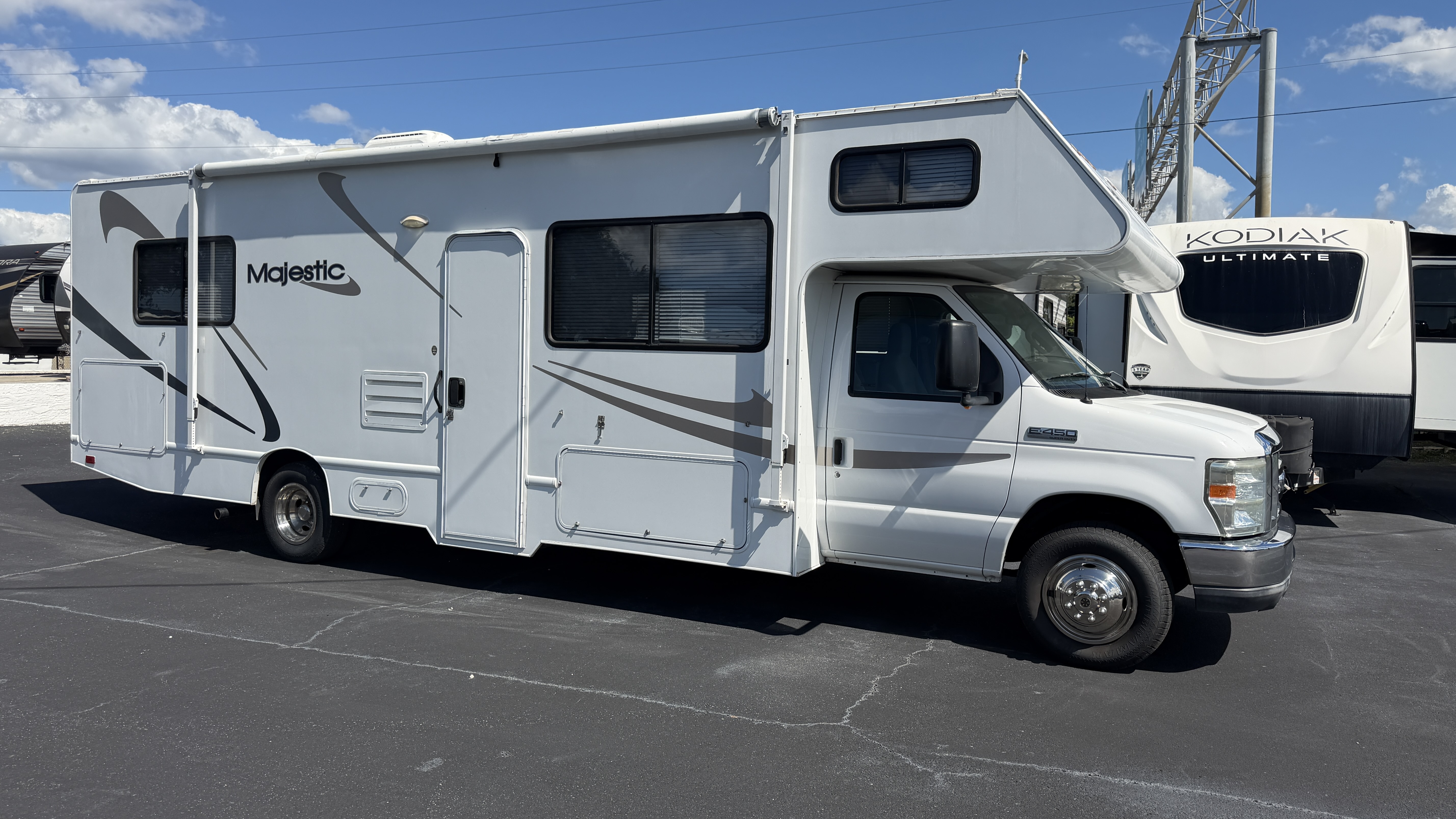 2011 Thor Motor Coach FOUR WINDS MAJESTIC 28A in clearwater FL
