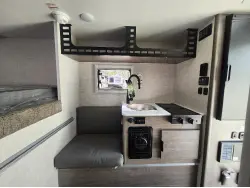 2027 LANCE SQUIRE SQ610