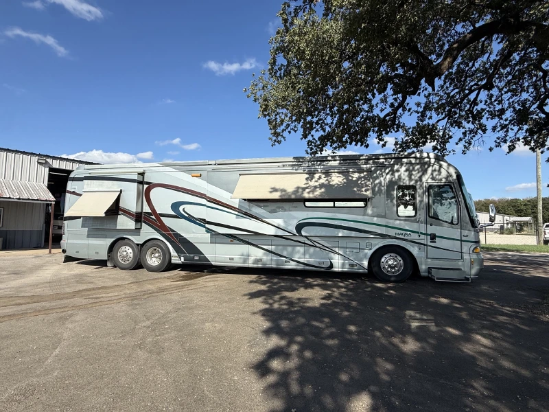 2005 COUNTRY COACH