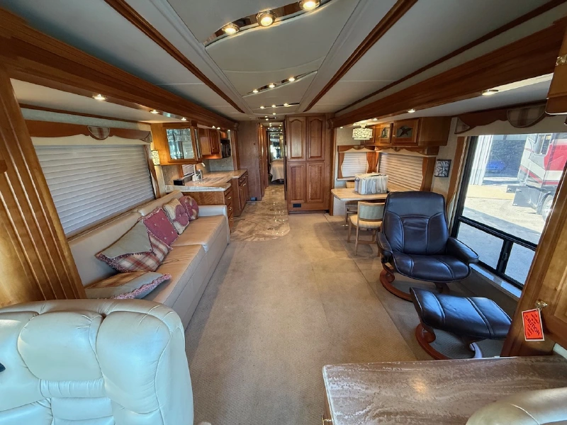 2005 COUNTRY COACH MAGNA 630 45 REMBRANDT