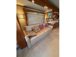 2005 COUNTRY COACH MAGNA 630 45 REMBRANDT