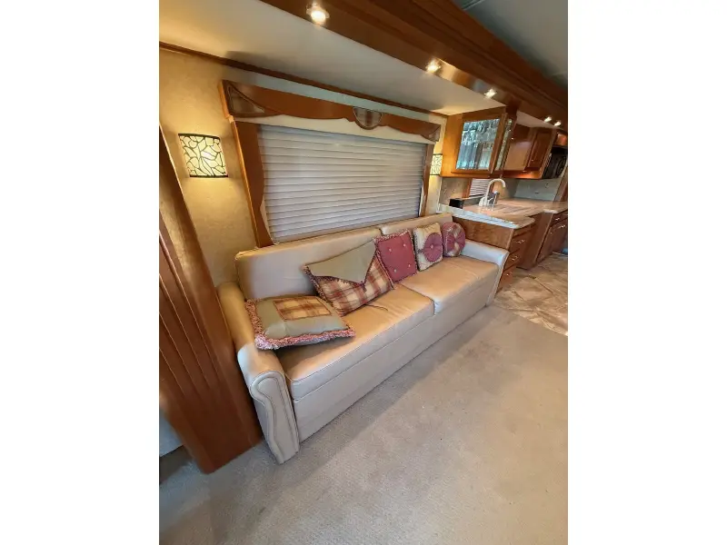 2005 COUNTRY COACH MAGNA 630 45 REMBRANDT
