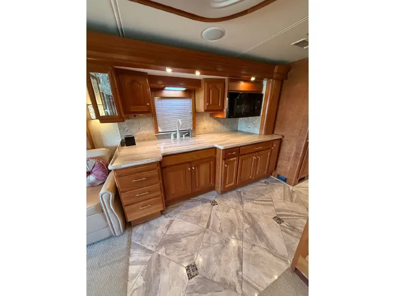 2005 COUNTRY COACH MAGNA 630 45 REMBRANDT