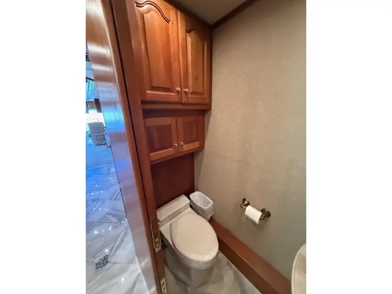 2005 COUNTRY COACH MAGNA 630 45 REMBRANDT