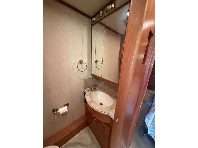 2005 COUNTRY COACH MAGNA 630 45 REMBRANDT