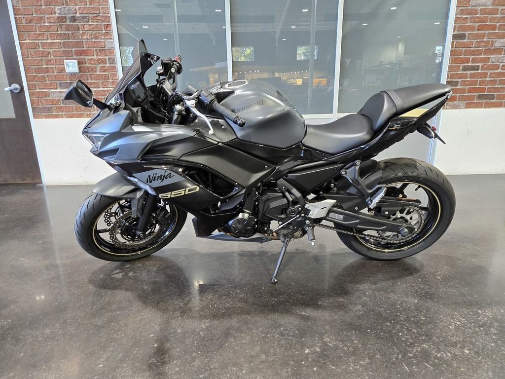 2024 Kawasaki Ninja 650 ABS Metallic Covert Green/Metallic Spark Blac ABS in Gadsden, AL