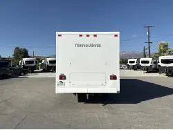 2020 Winnebago 328R Minnie Winnie