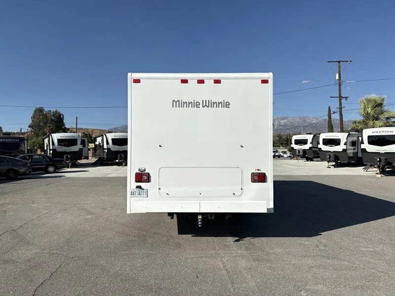 2020 Winnebago 328R Minnie Winnie